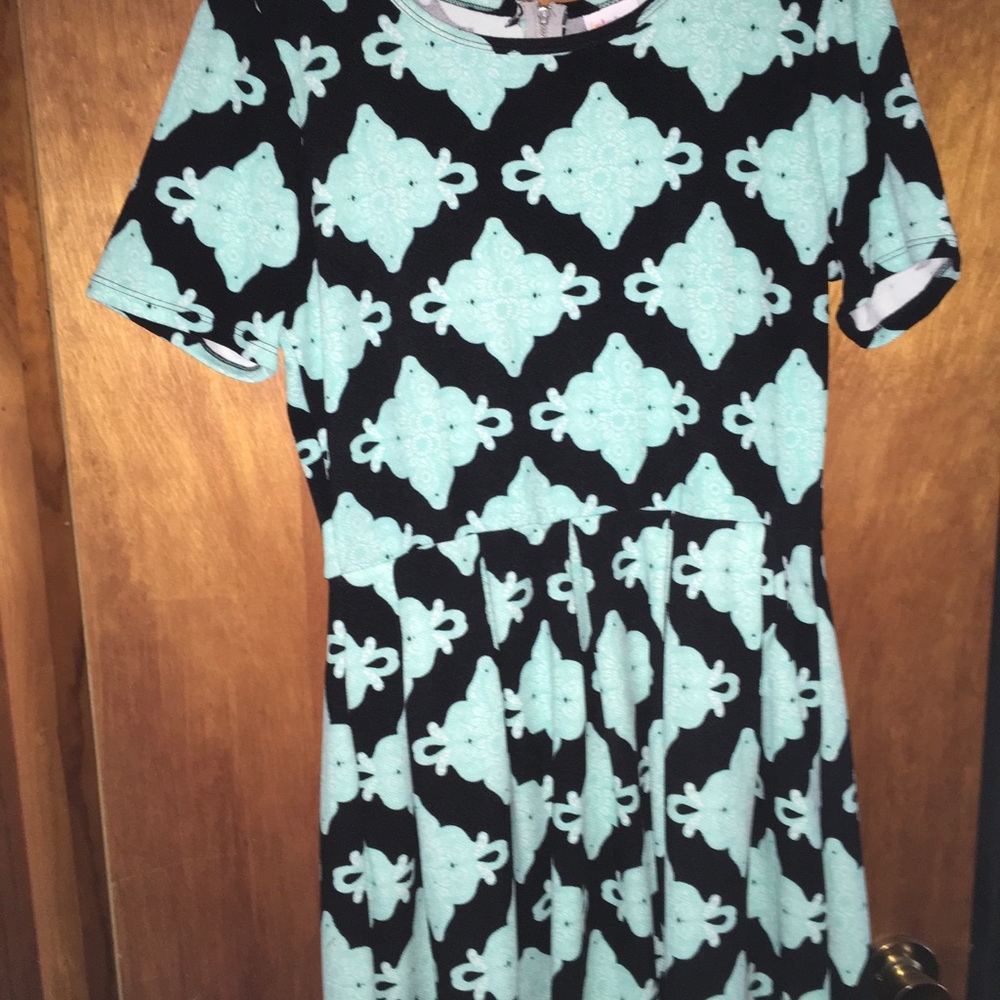 LuLaRoe Amelia
